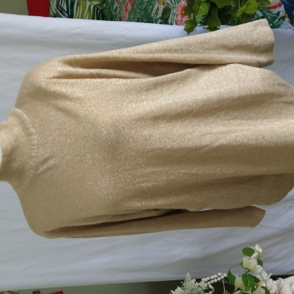 women's turtle neck shirt - Picture 6 of 12